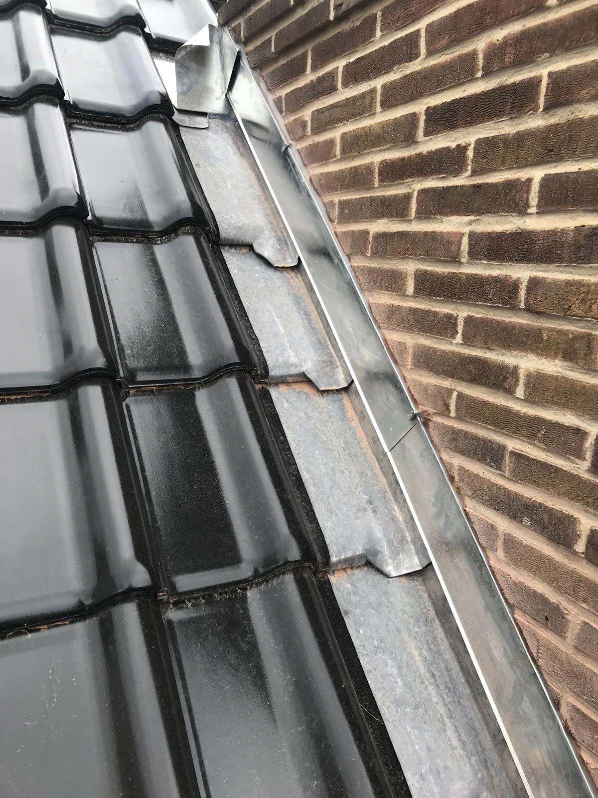 Zinguerie noue toiture Bruxelles